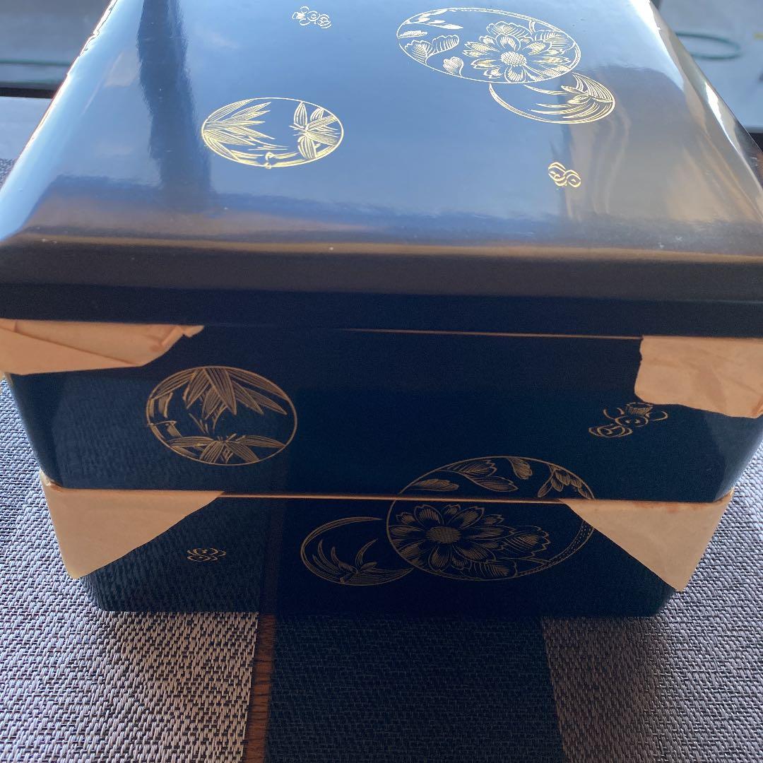 木製黒塗重箱家紋入り黒無地